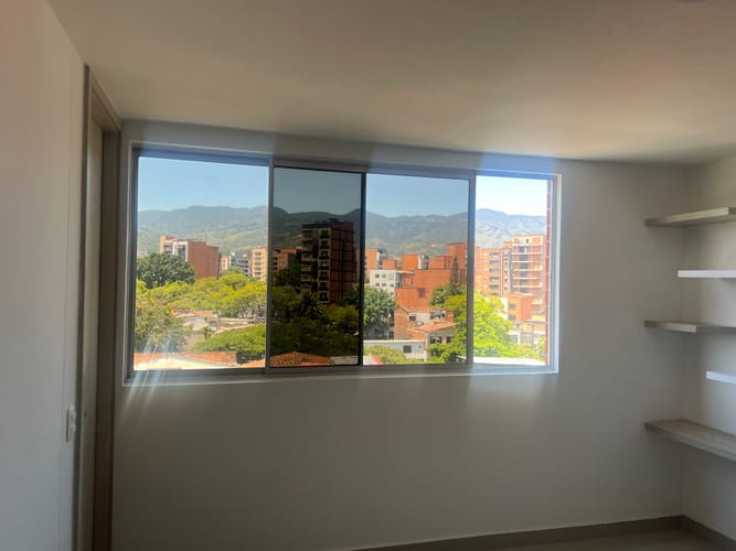 Apartamento de 2 alcobas en venta en Belen Malibu, Medellín, 86 m² · foto 3 de 24