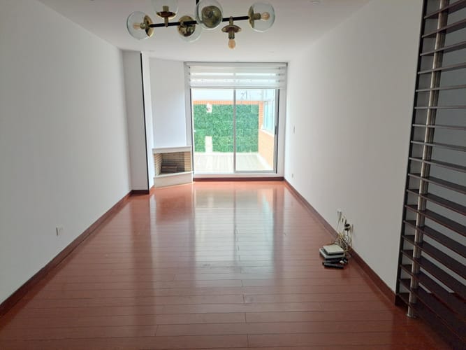 Apartamento de 2 alcobas en venta en Santa Barbara, Bogotá, 84 m² · foto 2 de 15