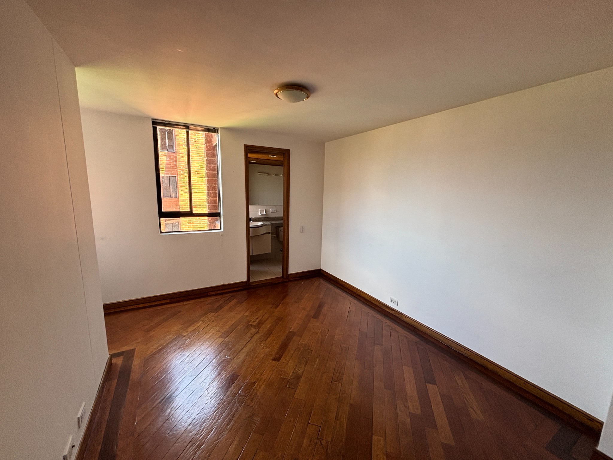 Apartamento en venta en El Campestre, Medellín · foto 9 de 24