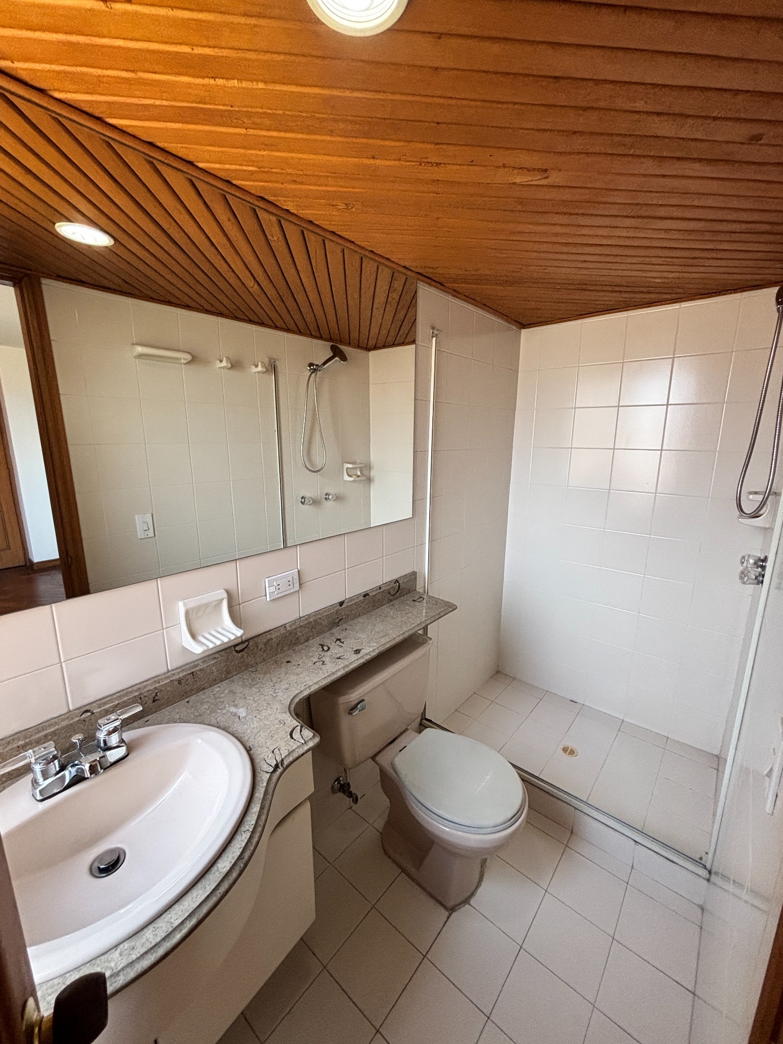 Apartamento en venta en El Campestre, Medellín · foto 17 de 24
