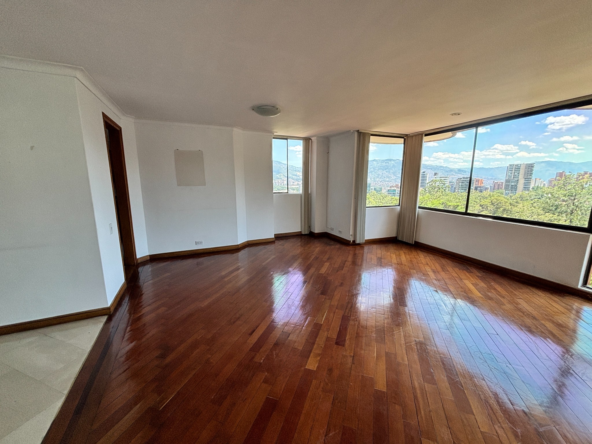Apartamento en venta en El Campestre, Medellín · foto 10 de 24