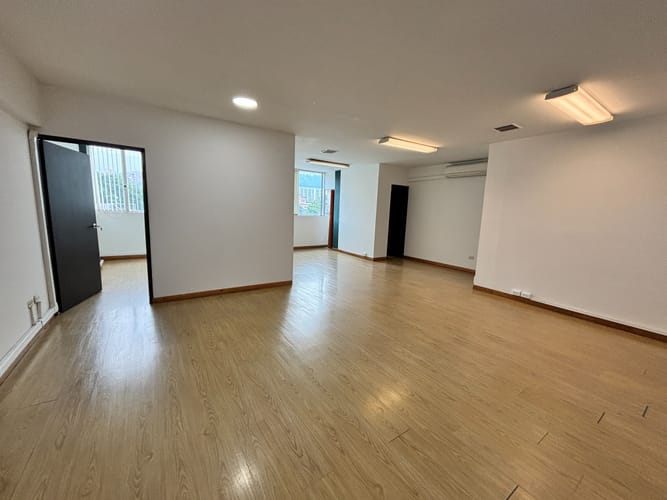 Edificio en venta en Laureles, Medellín, 1480 m² · foto 15 de 20