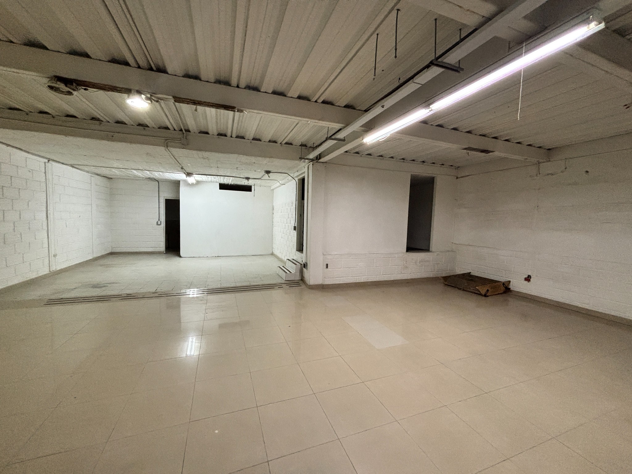 Building in Trinidad (1480 m²) for Sale
