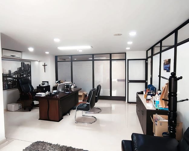 Oficina en venta en Belén, Medellín, 2625 m² · foto 6 de 11