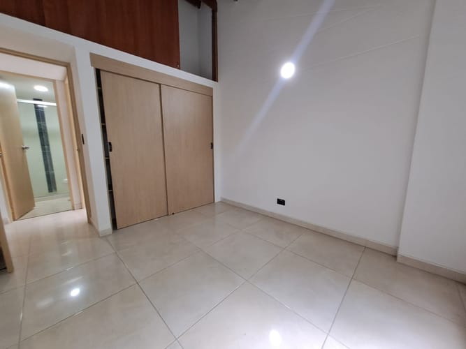 Apartamento de 3 alcobas en arriendo en Laureles, Medellín, 75 m² · foto 10 de 17