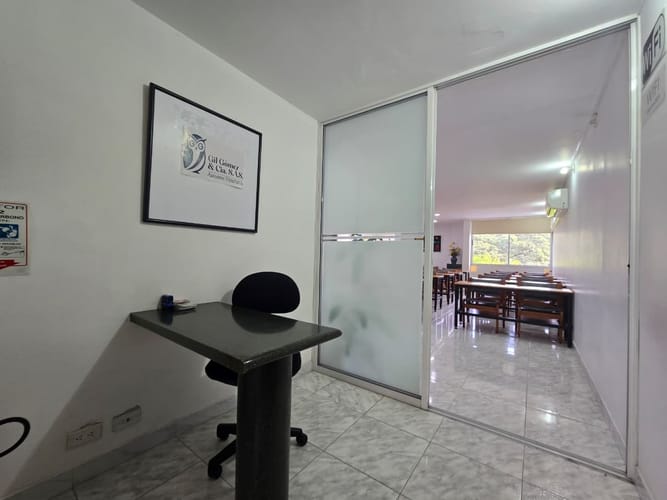 Oficina en venta en El Poblado, Medellín, 93 m² · foto 3 de 14