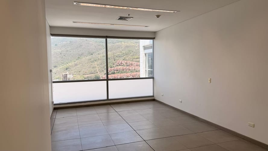 Oficina en arriendo en Chipichape, Cali, 38 m² · foto 6 de 24