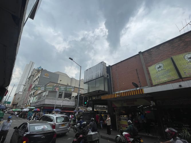 Local en venta en La Candelaria, Medellín, 560 m² · foto 2 de 9