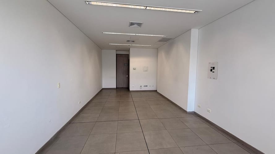 Oficina en arriendo en Chipichape, Cali, 38 m² · foto 6 de 24