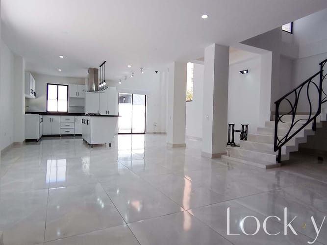 Casa de 3 alcobas en venta en El Porvenir, Rionegro, 300 m² · foto 3 de 21