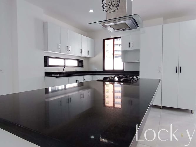 Casa de 3 alcobas en venta en El Porvenir, Rionegro, 300 m² · foto 4 de 21