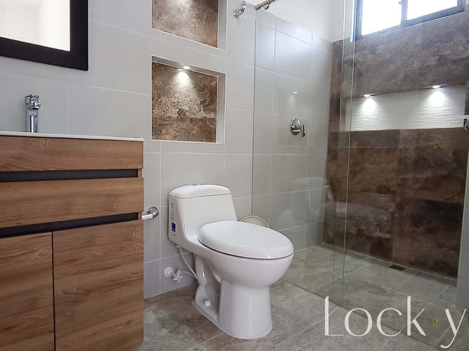Casa de 3 alcobas en venta en El Porvenir, Rionegro, 300 m² · foto 19 de 21