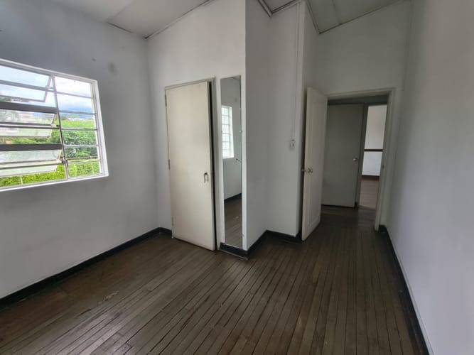 Casa de 7 alcobas en venta en Miraflores, Cali, 234 m² · foto 4 de 24