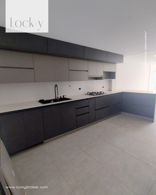 Casa de 4 alcobas en venta en Los Balsos, Medellín, 330 m² · foto 3 de 17