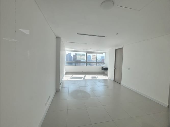 Oficina en arriendo en Restrepo Naranjo, Sabaneta, 36 m² · foto 2 de 3