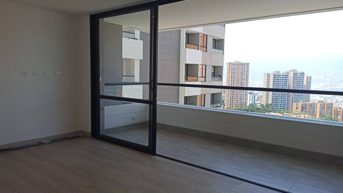 1BR Apartment in El tesoro (67 m²) for Sale - 2