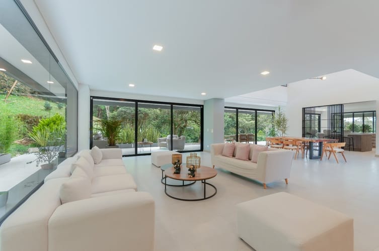 Casa de 5 alcobas en venta en Vía Las Palmas, Envigado, 492 m² · foto 3 de 15