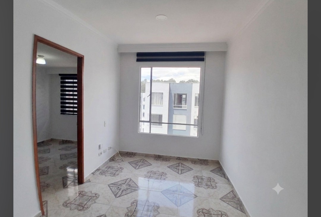 Apartamento en venta en Villa Alsacia, Bogotá · foto 3 de 9