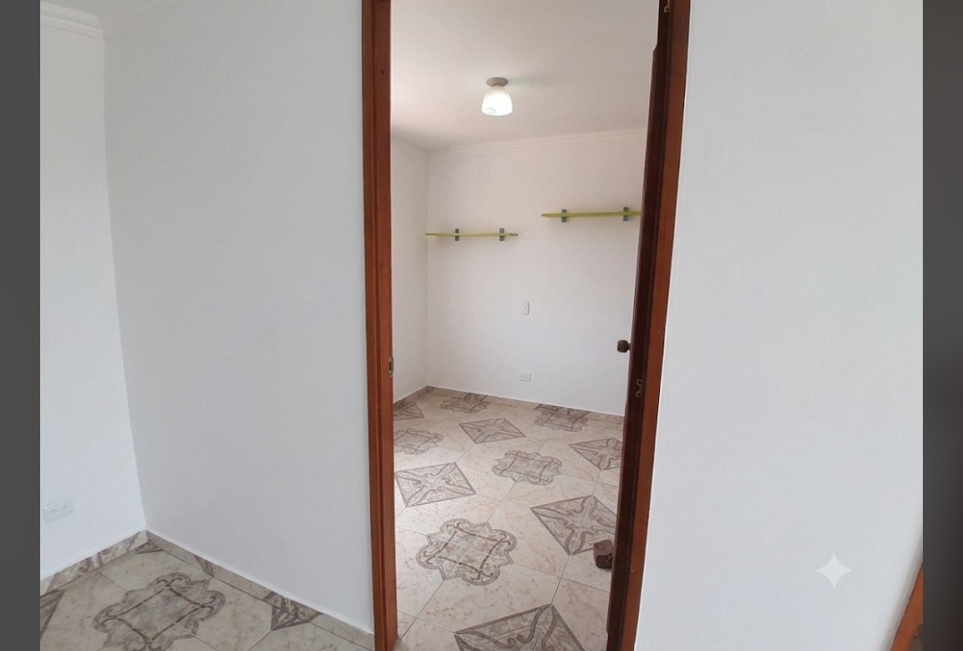 Apartamento en venta en Villa Alsacia, Bogotá · foto 6 de 9