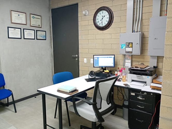 Oficina en arriendo en Cristo Rey, Medellín, 55 m² · foto 4 de 7