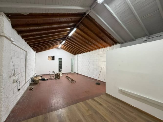 Bodega en arriendo en Manila, Medellín, 150 m² · foto 2 de 8