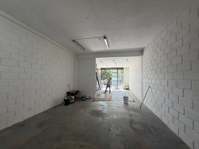 Bodega en arriendo en Manila, Medellín, 150 m² · foto 3 de 8