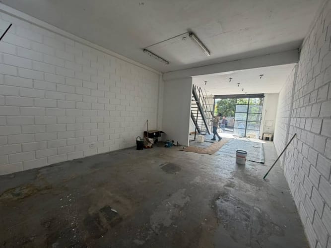 Bodega en arriendo en Manila, Medellín, 150 m² · foto 4 de 8