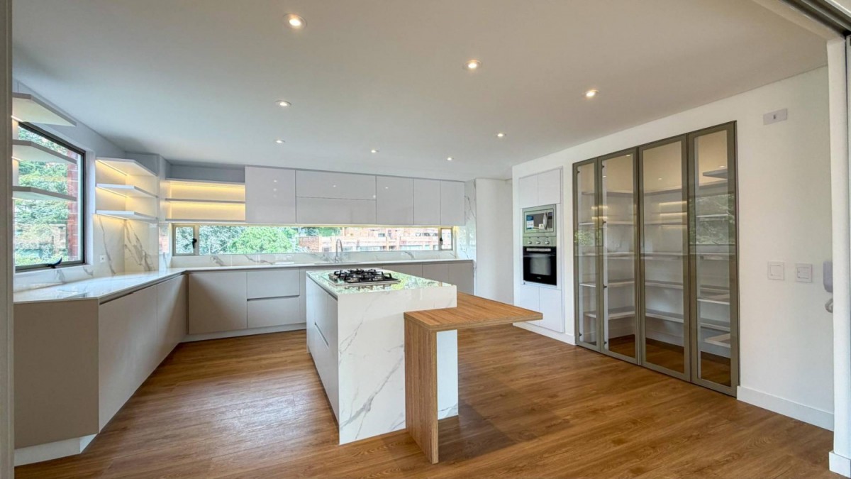 Apartamento en venta en Gratamira, Bogotá · foto 4 de 24