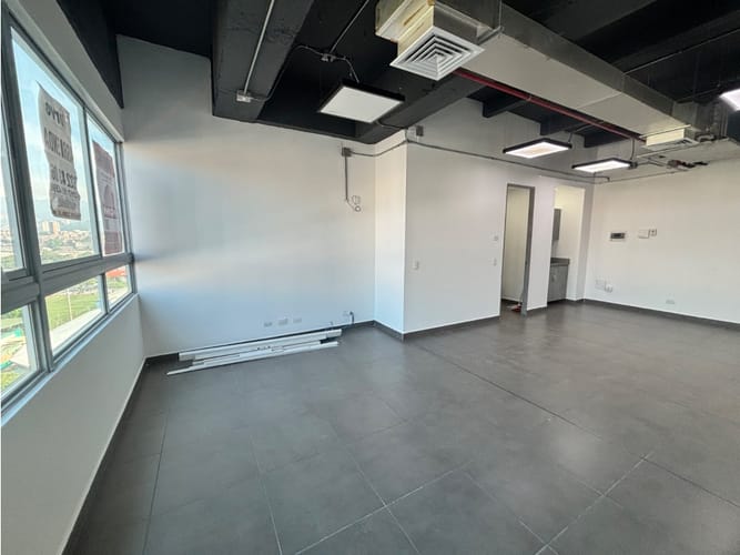 Oficina en arriendo en Restrepo Naranjo, Sabaneta, 36 m² · foto 2 de 9