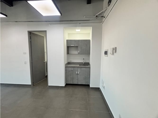 Oficina en arriendo en Restrepo Naranjo, Sabaneta, 36 m² · foto 5 de 9