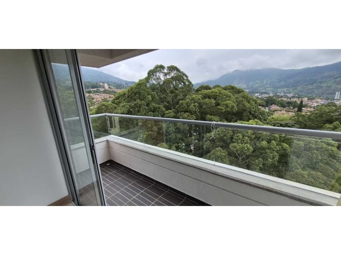 Apartamento en venta en Centro, La Estrella · foto 2 de 17