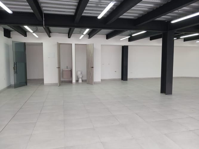 Oficina en arriendo en Belén, Medellín, 205 m² · foto 4 de 10