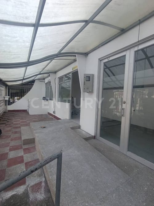 Casa de 8 alcobas en venta en Barzal Bajo Sur, Villavicencio, 250 m² · foto 5 de 18