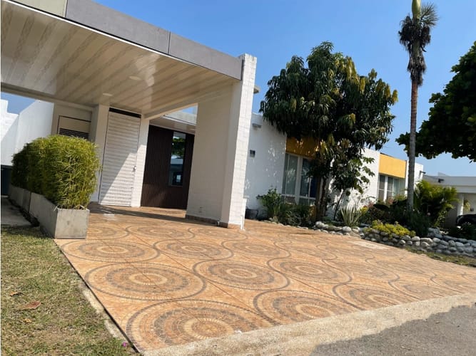 Casa de 3 alcobas en venta en El Castillo, Jamundí, 190 m² · foto 2 de 17
