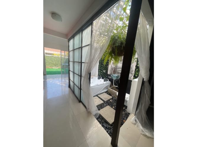Casa de 3 alcobas en venta en El Castillo, Jamundí, 190 m² · foto 6 de 17