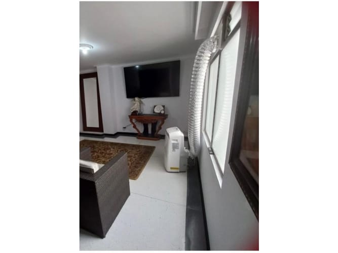 Apartamento de 6 alcobas en venta en Laureles, Medellín, 320 m² · foto 2 de 17