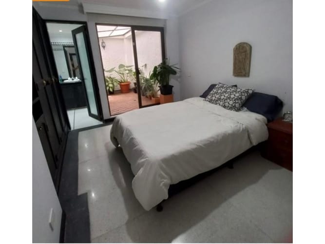 Apartamento de 6 alcobas en venta en Laureles, Medellín, 320 m² · foto 3 de 17