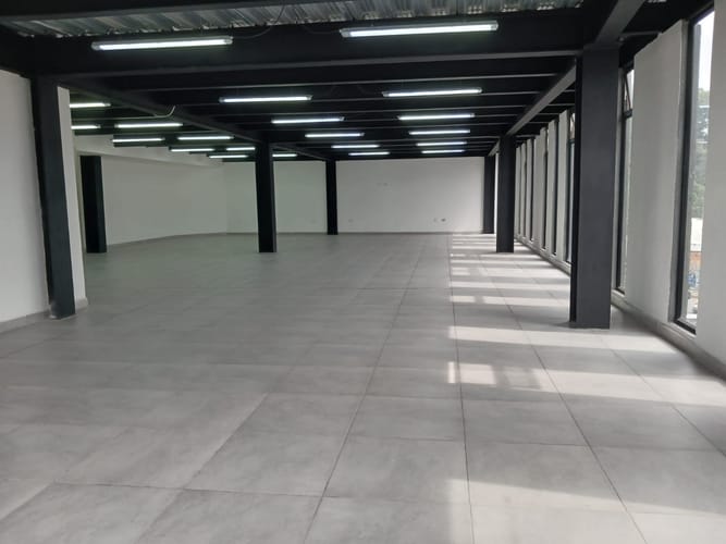 Oficina en arriendo en Belén, Medellín, 205 m² · foto 4 de 8