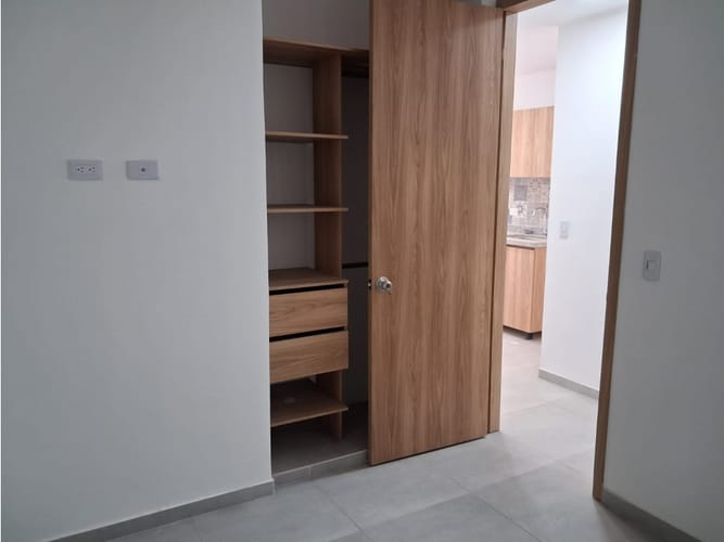 Apartamento de 2 alcobas en venta en Puerto Madero, Girón, 43 m² · foto 18 de 22