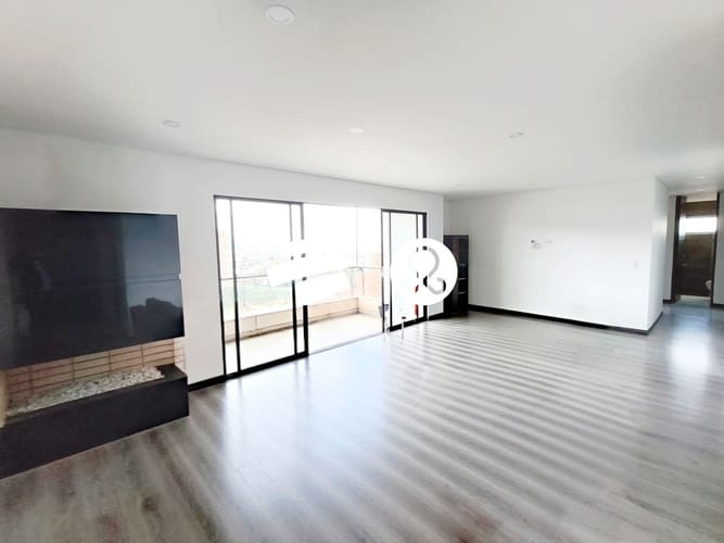 Apartamento en venta en Lagos De Cordoba, Bogotá · foto 7 de 24