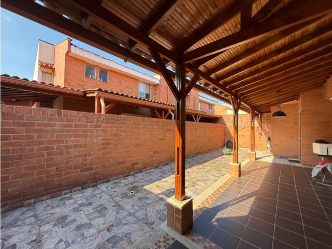 Casa de 3 alcobas en venta en Ciudad Country, Jamundí, 185 m² · foto 13 de 24
