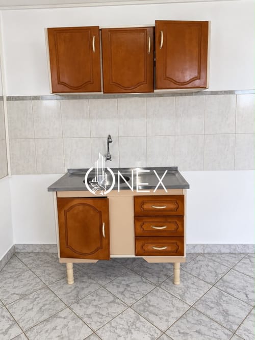Se alquila casa al fondo de 1 dormitorio · Photo 2