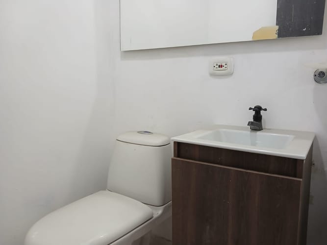 Local en venta en Cristo Rey, Medellín, 43 m² · foto 5 de 6