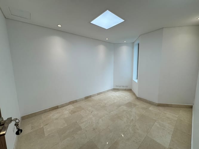 Oficina en arriendo en El Poblado, Medellín, 46 m² · foto 3 de 11