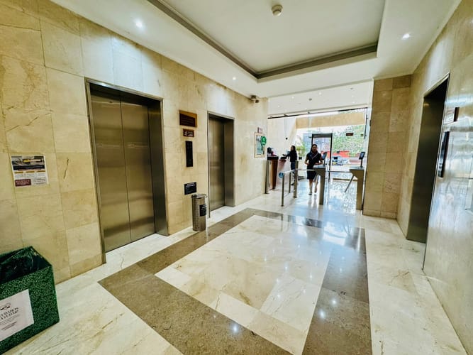 Oficina en arriendo en El Poblado, Medellín, 46 m² · foto 8 de 11