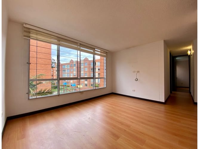 Apartamento de 3 alcobas en venta en Cr. Reservado Nogales De Cajica, Cajicá, 55 m² · foto 2 de 24