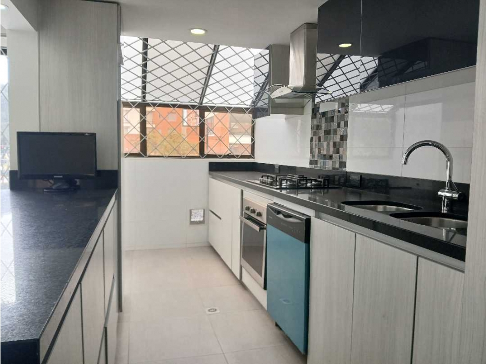 Casa en venta en Colina Campestre, Bogotá · foto 9 de 24