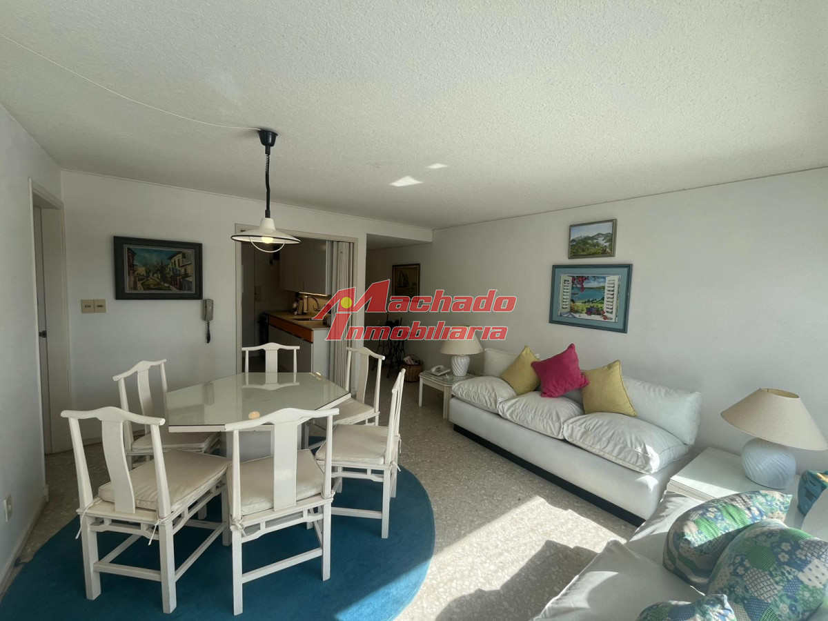 Apartamento de 3 dormitorios en alquiler , Punta del este . torre de las américas , Península · Foto 3