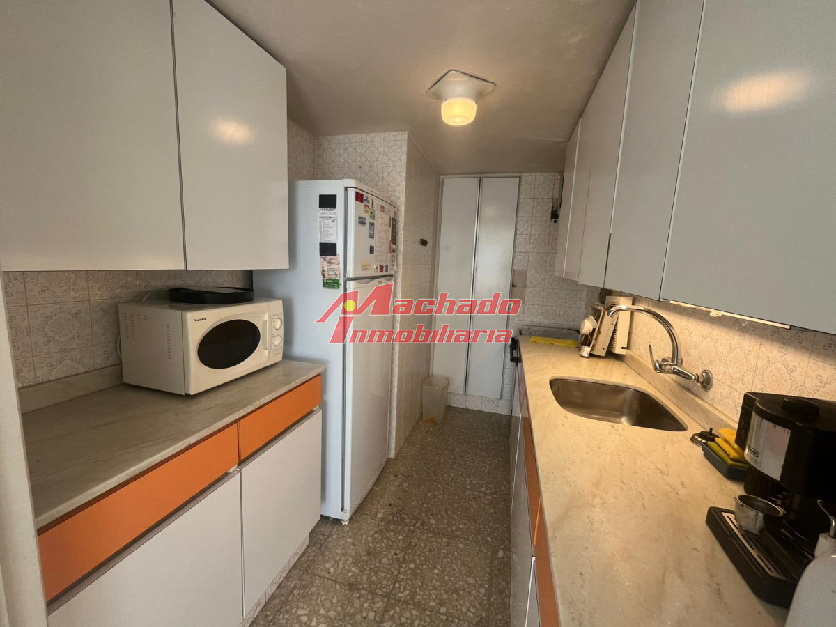 Apartamento de 3 dormitorios en alquiler , Punta del este . torre de las américas , Península · Foto 5