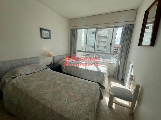 Apartamento de 3 dormitorios en alquiler , Punta del este . torre de las américas , Península · Foto 8